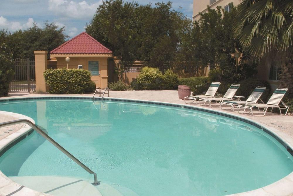 La Quinta By Wyndham Austin Southwest Hotel Bagian luar foto