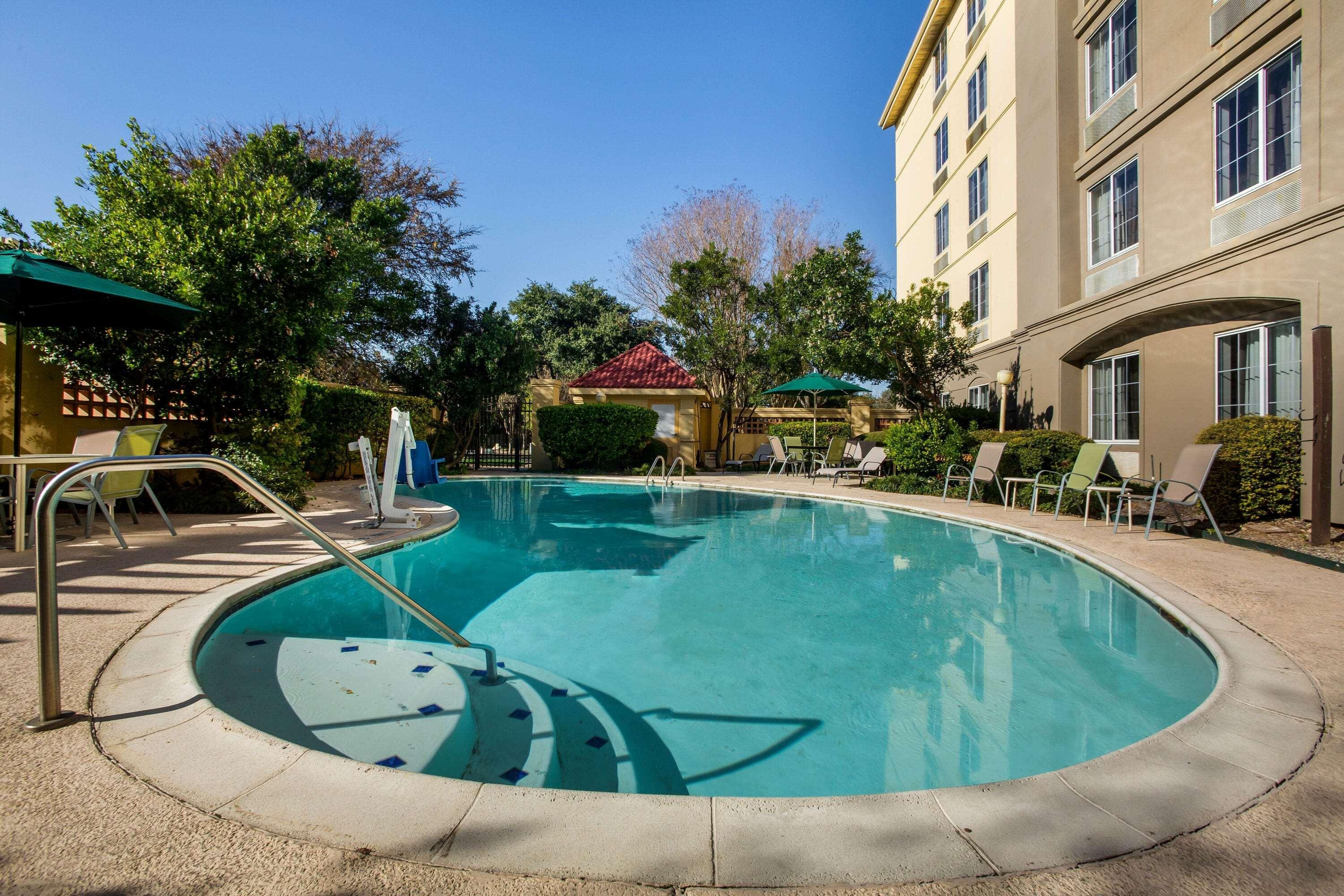 La Quinta By Wyndham Austin Southwest Hotel Bagian luar foto