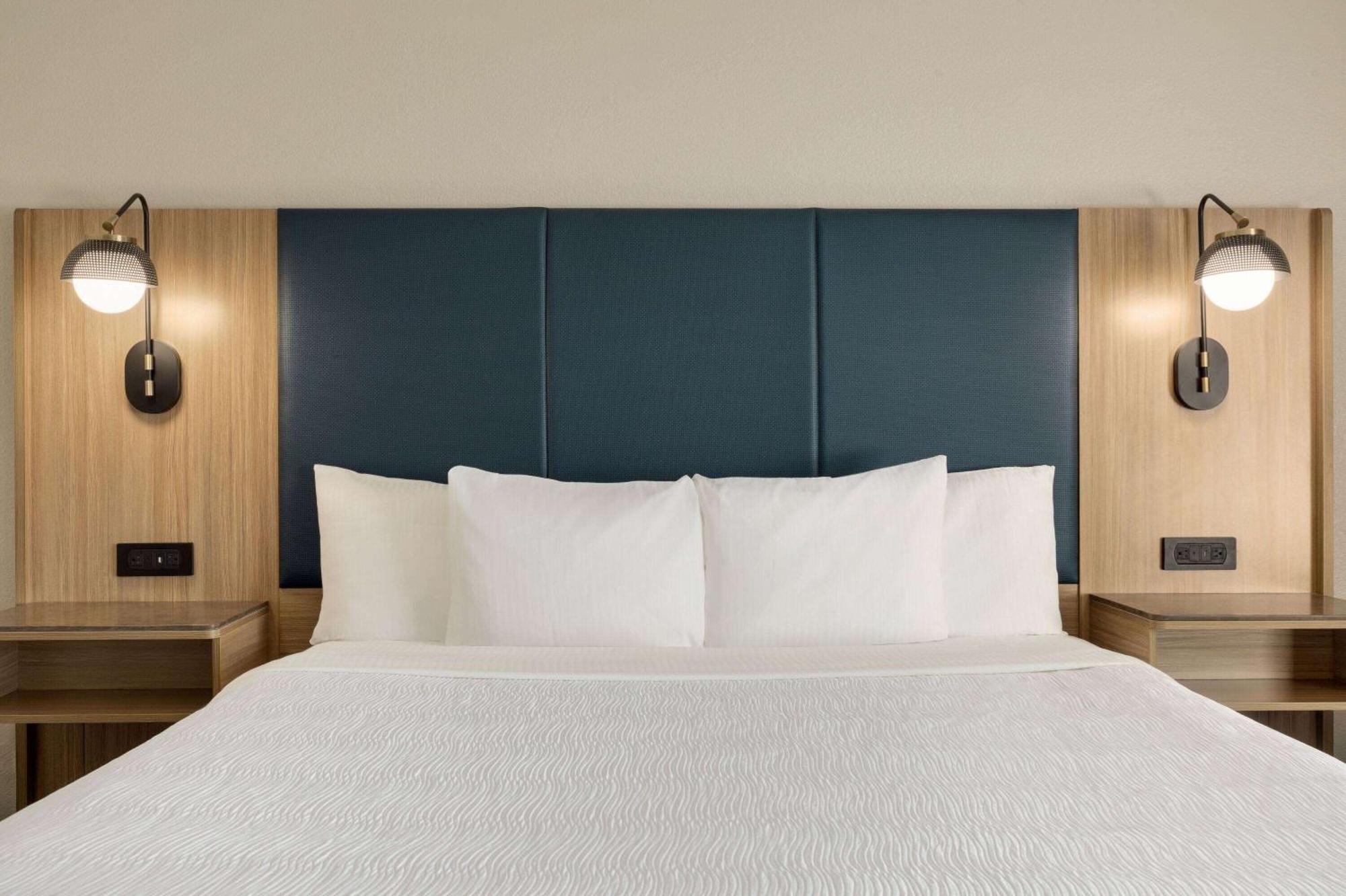 La Quinta By Wyndham Austin Southwest Hotel Bagian luar foto