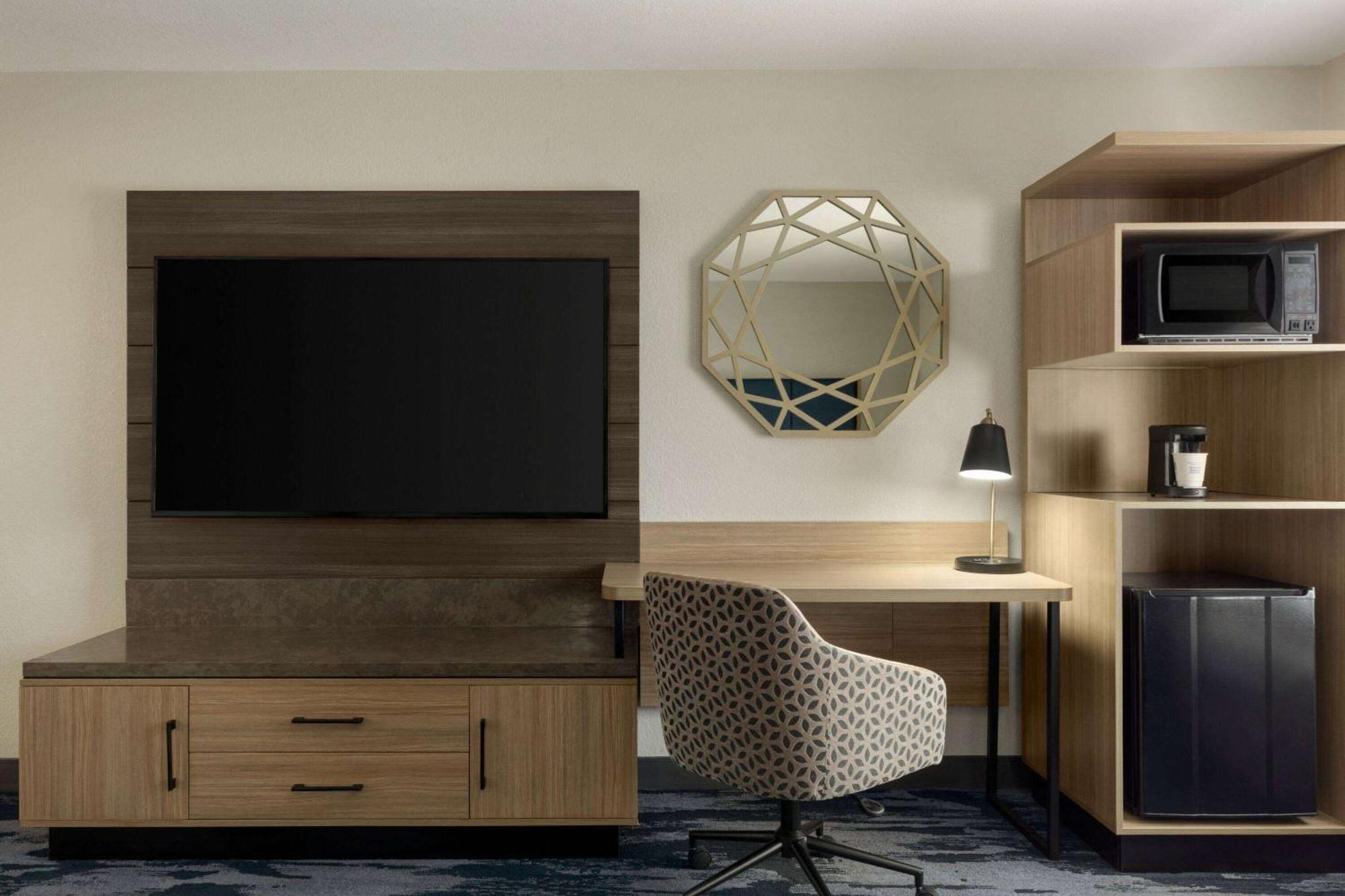 La Quinta By Wyndham Austin Southwest Hotel Bagian luar foto