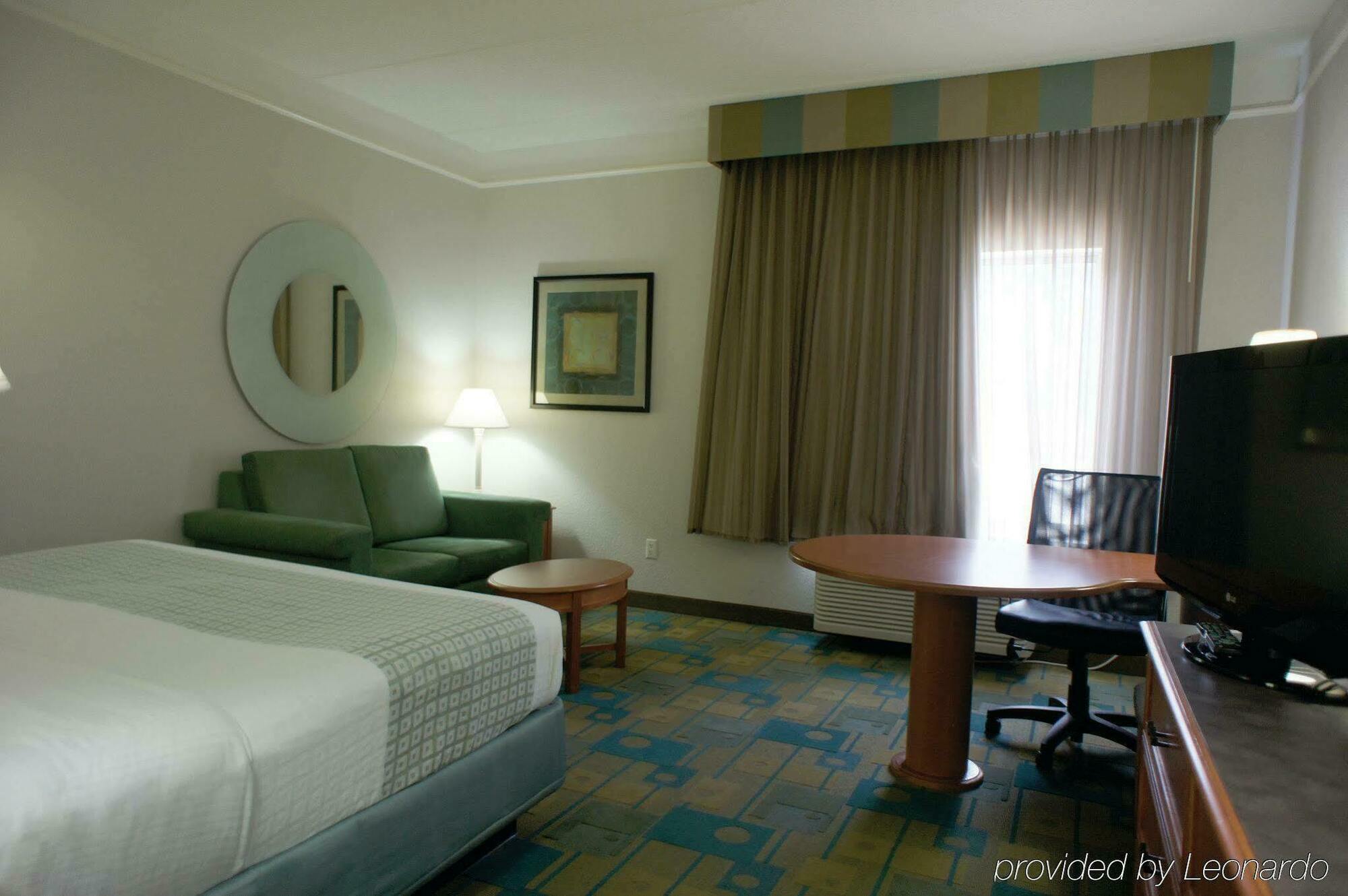 La Quinta By Wyndham Austin Southwest Hotel Bagian luar foto
